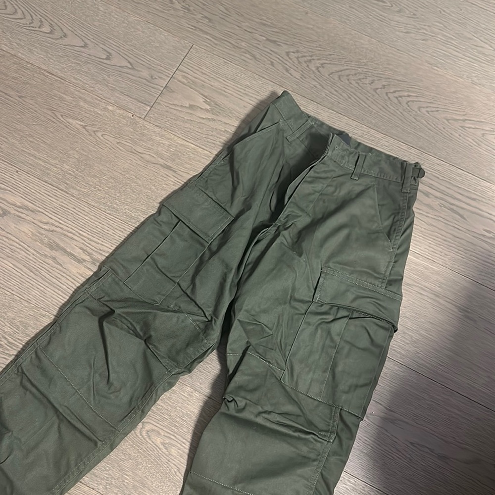 Local European cargo pants